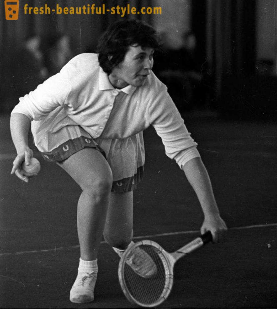 Άννα Dmitrieva: βιογραφία, ημερομηνία γέννησης, φτάνοντας μια καριέρα στο τένις και αθλητικό σχολιαστή