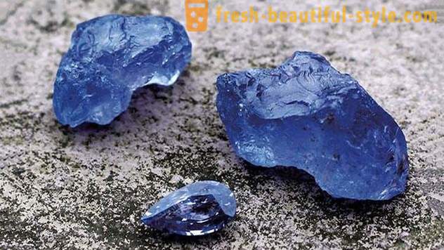 Μπλε πέτρες: φωτογραφία, όνομα, ιδιότητες, οι οποίοι είναι κατάλληλοι για τα ζώδια