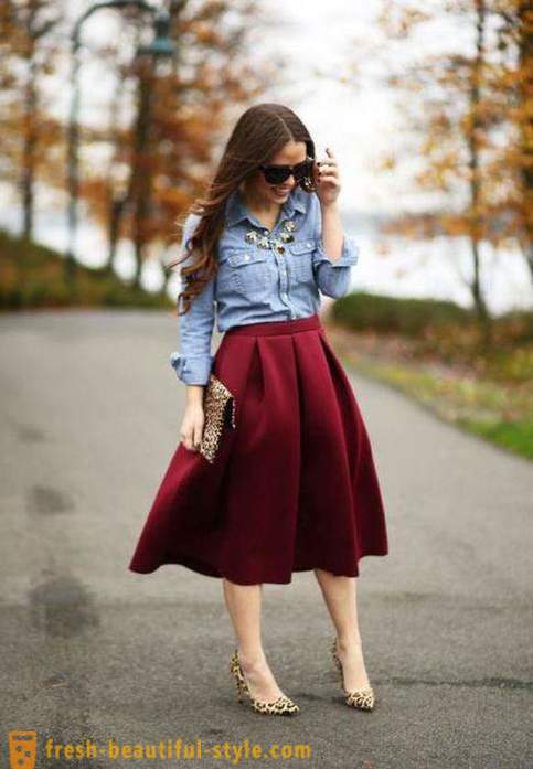 Τι να φορέσετε με ένα μπορντό φούστα Συμβουλές και ο συνδυασμός των χρωμάτων