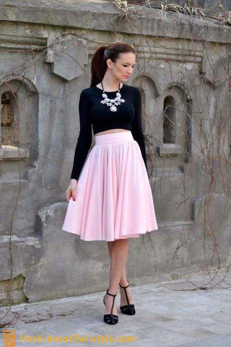 Από ό, τι να φορούν ροζ φούστα Συμβουλές στυλίστες