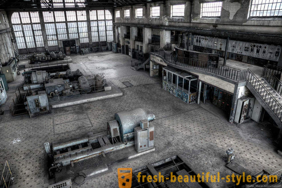 Περπατήστε μέσα από το εγκαταλελειμμένο εργοστάσιο στο Βέλγιο