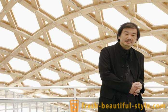 Ιάπωνα αρχιτέκτονα δημιουργεί ένα σπίτι από χαρτί και χαρτόνι