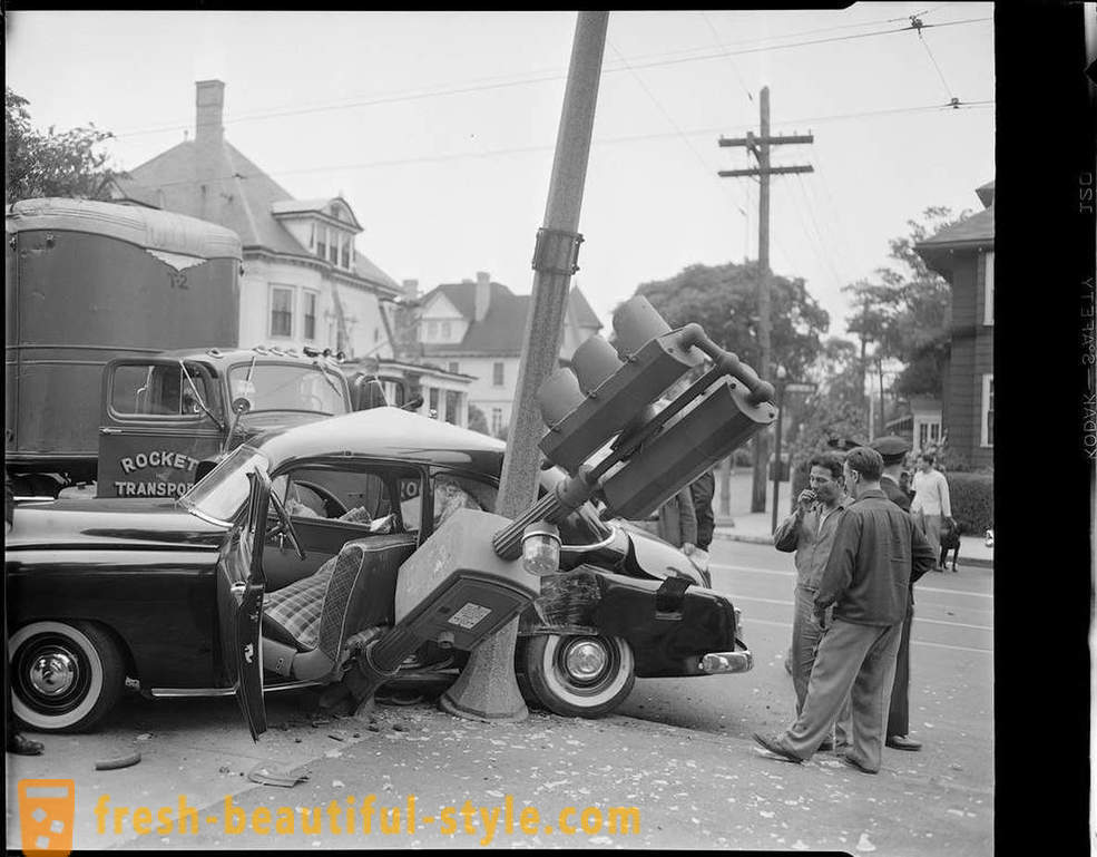 Συλλογή φωτογραφιών των ατυχημάτων στους δρόμους της Αμερικής κατά τα έτη 1930-1950