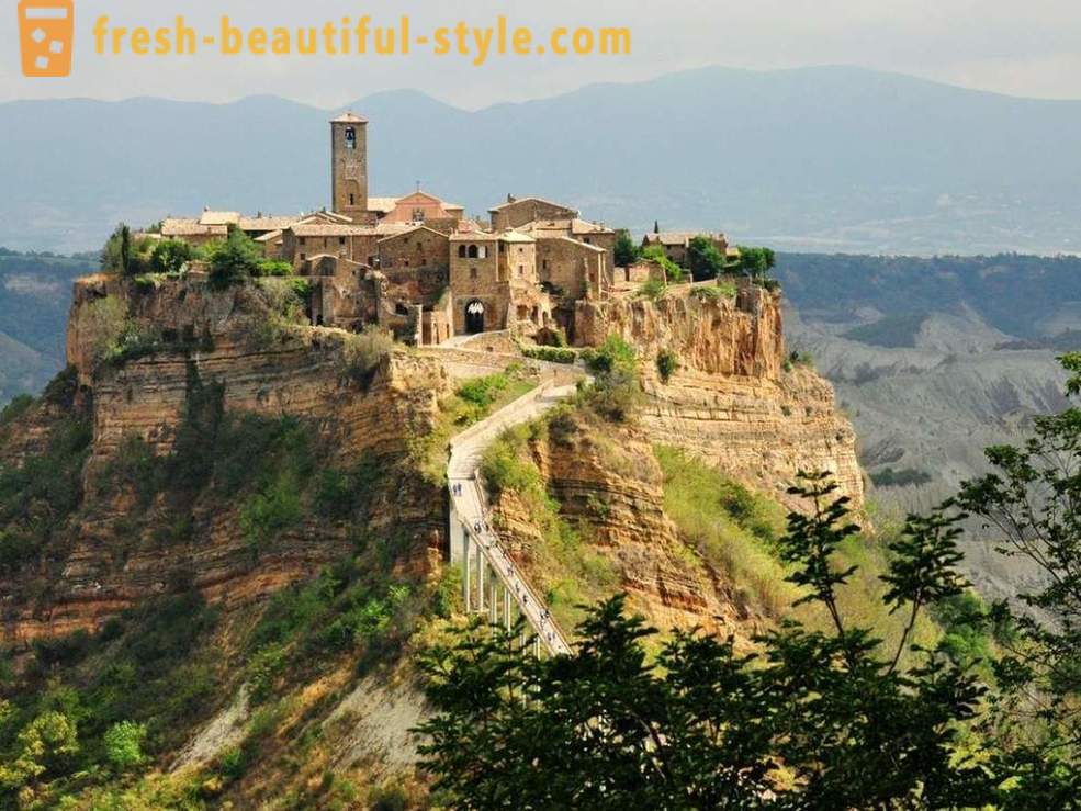 Η ομορφιά του βουνού πόλεις της Ιταλίας