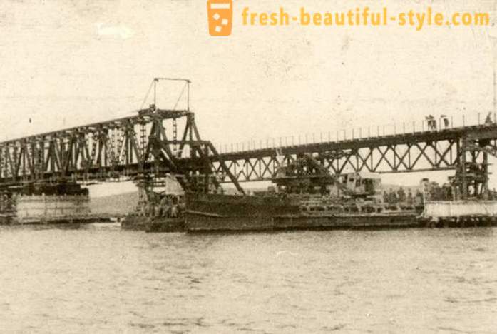 Κριμαίας γέφυρα, η οποία κατασκευάστηκε στην ΕΣΣΔ