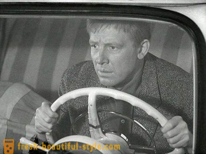 Πώς να αφαιρέσετε μια σοβιετική ταινία «Beware του αυτοκινήτου»