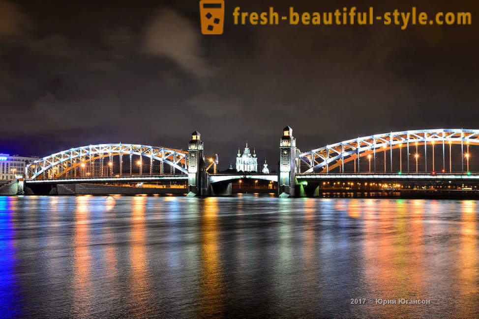 Magic ομορφιά της Αγίας Πετρούπολης γέφυρες