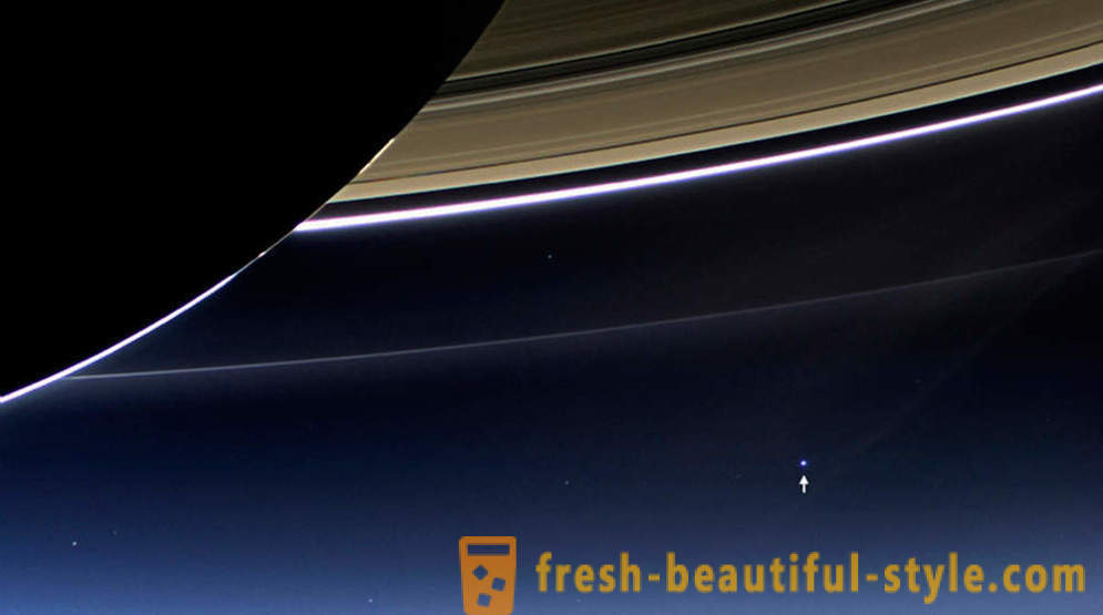Ο κόσμος απλά με τη συσκευή Cassini