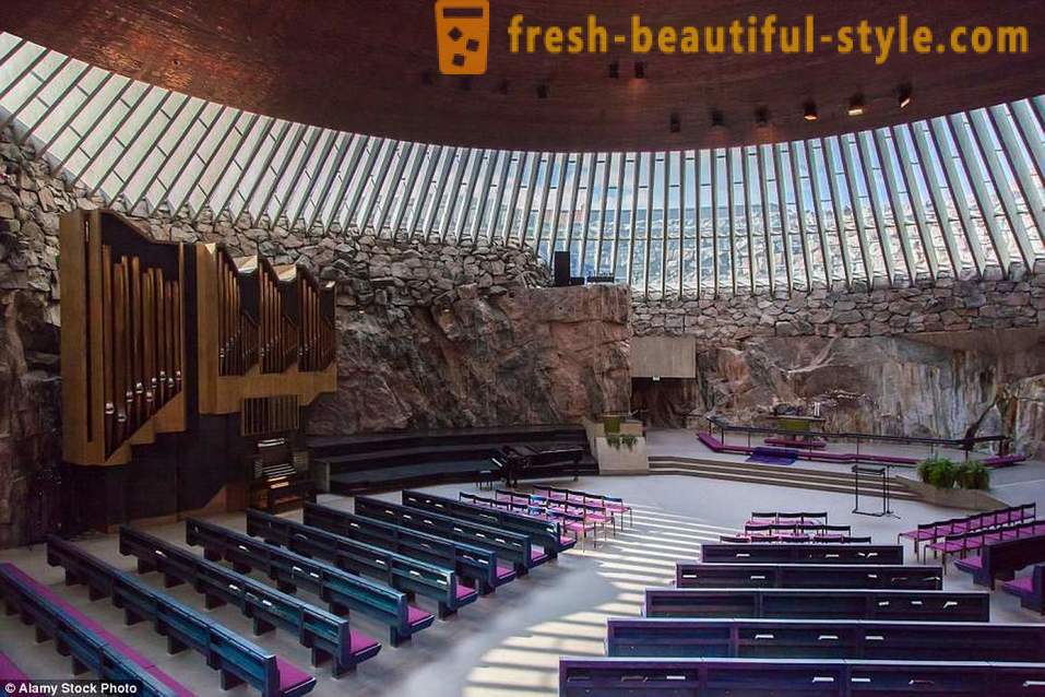 Από υπόγεια παρεκκλήσια στο φουτουριστικό καθεδρικούς ναούς: 15 από τα πιο ασυνήθιστα εκκλησίες στον κόσμο