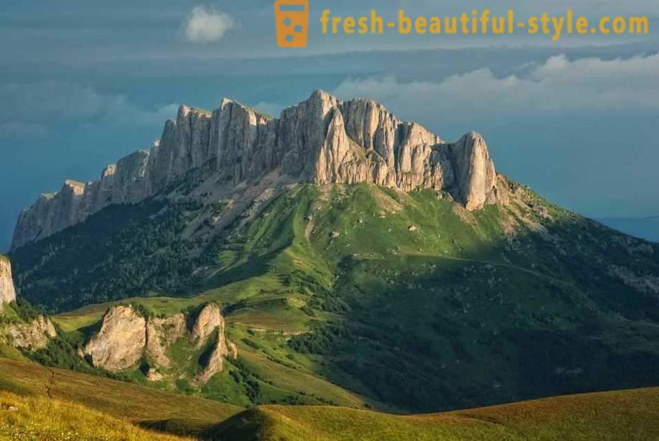 8 πιο όμορφα βουνά της Ρωσίας ότι είναι δελεαστικό να κατακτήσει
