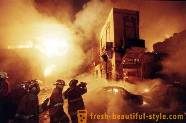 Θανατηφόρο πυρκαγιά: καταστροφή από πυροτεχνήματα