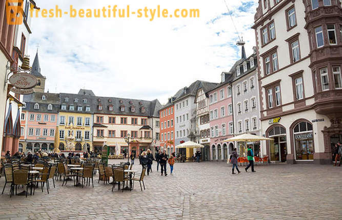 Περπατήστε μέσα από την μικρή γερμανική πόλη στο Moselle