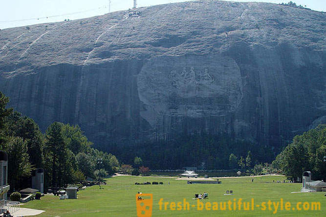 Η μεγαλύτερη στερεών μονόλιθους στον κόσμο