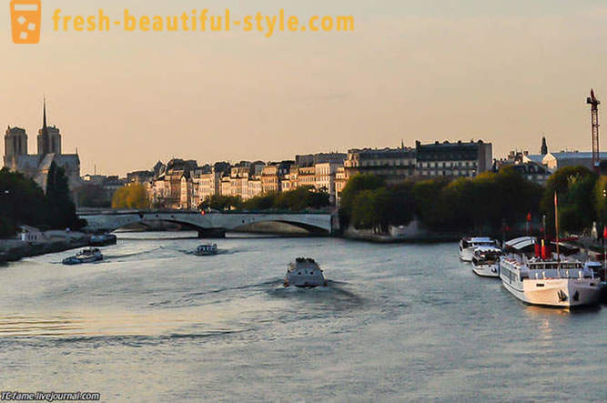 Περπατήστε πάνω από τις γέφυρες του Παρισιού