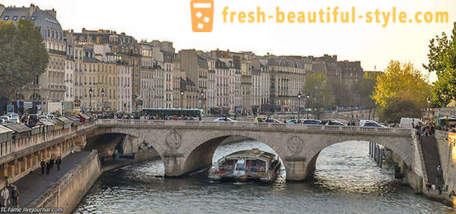 Περπατήστε πάνω από τις γέφυρες του Παρισιού