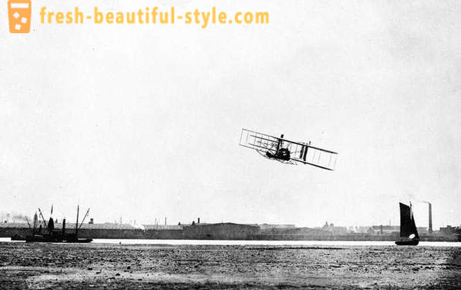 Η πρώτη επανδρωμένη πτήση με αεροπλάνο