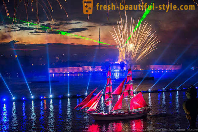 Όπως σημειώνεται Scarlet Sails 2014 στην Αγία Πετρούπολη