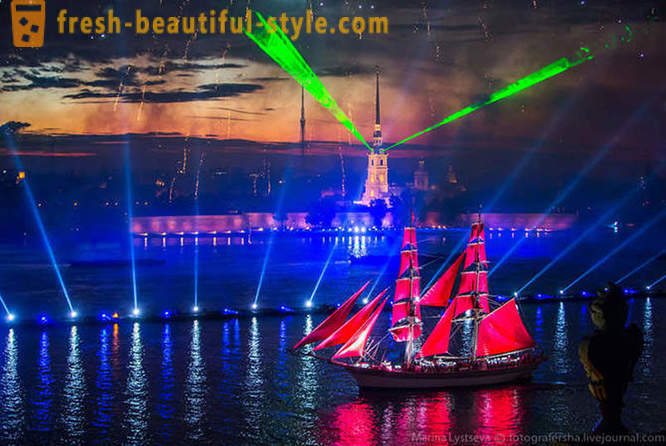 Όπως σημειώνεται Scarlet Sails 2014 στην Αγία Πετρούπολη