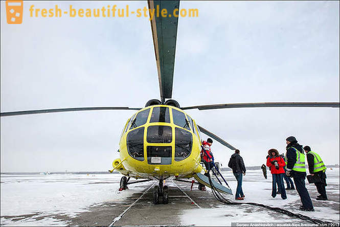 Πετώντας με ελικόπτερο Mi-8 στο Σουργκούτ χιόνι