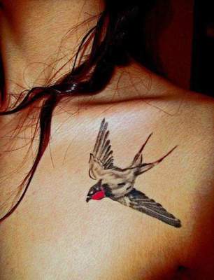 Τατουάζ «χελιδόνι στο λαιμό» - το μυστικό της ιδανικής εικόνας