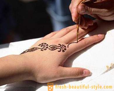 Henna ή mehndi τέχνη