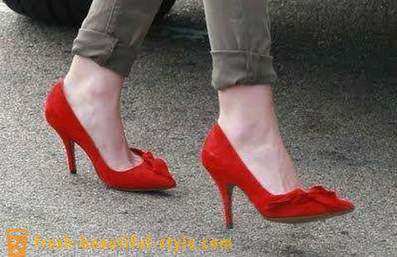 Κόκκινα παπούτσια: τι να φορέσει;