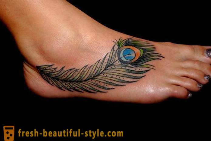 Τατουάζ στα πόδια του - ένα μικρό φάρσα των γυναικών