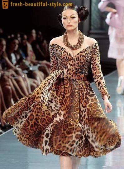 Leopard φόρεμα: τι να φορέσει και πώς να φορέσει;
